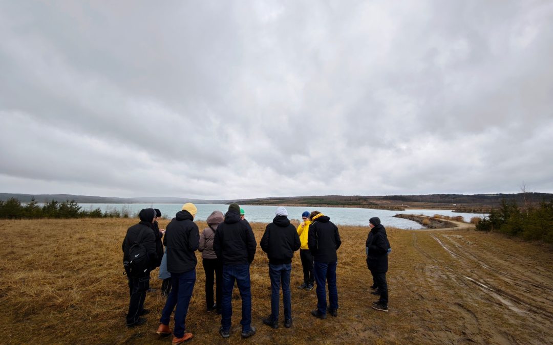 Studenti z Fakulty životního prostředí ČZU zpracují studie pro Sokolovsko. Přijeli na první exkurzi.