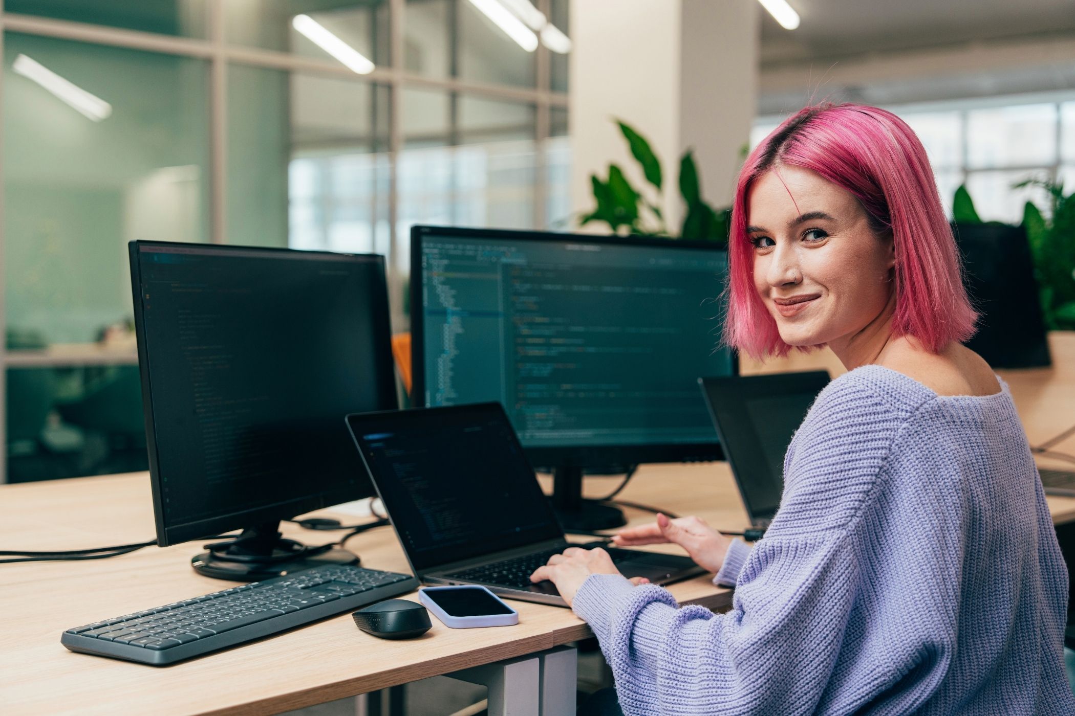 První hackathon otevřených dat Karlovarského kraje: Co dokážou studenti vytvořit za 24 hodin?